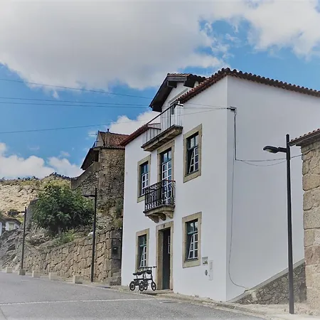 Lagarto Pintado Casa N'aldeia Castelo Novo