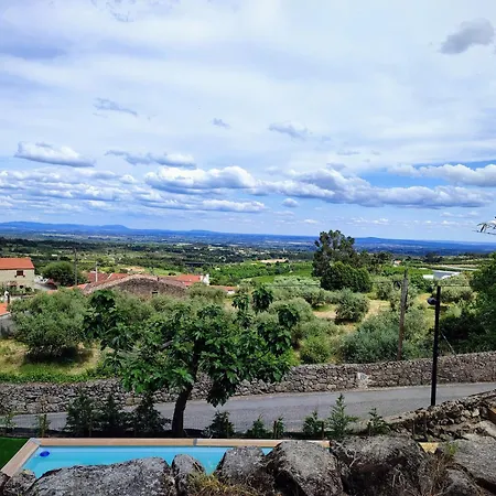 Lagarto Pintado Casa N'aldeia Hébergement de vacances Castelo Novo