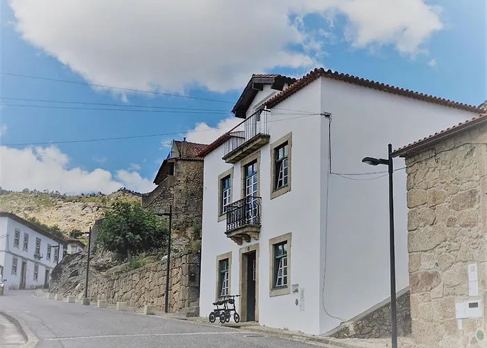Lagarto Pintado Casa N'aldeia Castelo Novo